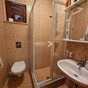 Ičići, dvoetažni stan s pogledom na more, 500 m od plaže