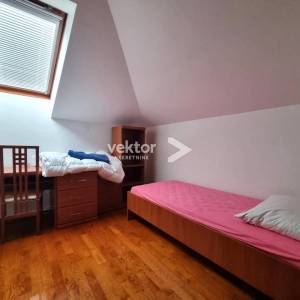 Ičići, dvoetažni stan s pogledom na more, 500 m od plaže