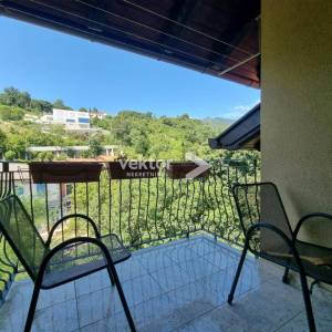 Ičići, dvoetažni stan s pogledom na more, 500 m od plaže