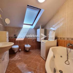 Ičići, dvoetažni stan s pogledom na more, 500 m od plaže