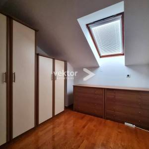 Ičići, dvoetažni stan s pogledom na more, 500 m od plaže