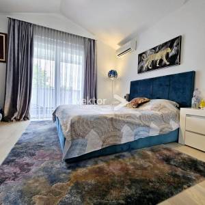 Ičići, kuća s grijanim bazenom