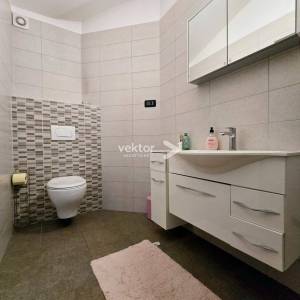 Ičići, kuća s grijanim bazenom