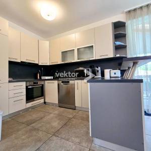 Ičići, kuća s grijanim bazenom