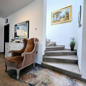 Ičići, kuća s grijanim bazenom