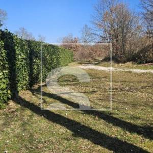 Idealno zemljište na izvrsnoj poziciji