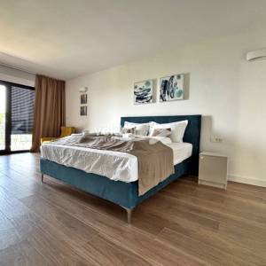 Ika, Opatija, okolica, moderna kuća s bazenom i pogledom na more