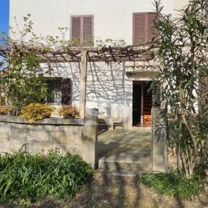 Imanje s Kućom, Konobom i Štalom