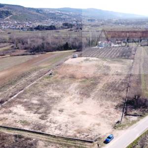 Imotski 11430 m2 građevinsko zemljište - novo u ponudi!