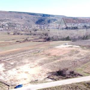 Imotski najam 11430 m2 građevinsko zemljište - dugoročno