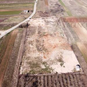 Imotski najam 11430 m2 građevinsko zemljište - dugoročno