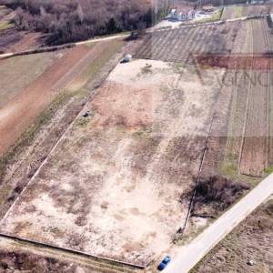 Imotski najam 11430 m2 građevinsko zemljište - dugoročno