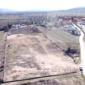 Imotski najam 11430 m2 građevinsko zemljište - dugoročno