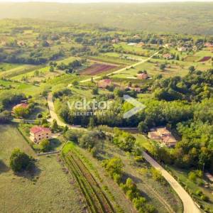 Istarska vila s bazenom i 1.500m2 uređene okućnice