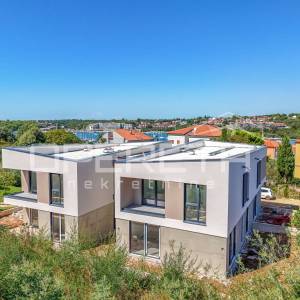 ISTRA, BANJOLE - Stan s vrtom u neposrednoj blizini mora U IZGRADNJI