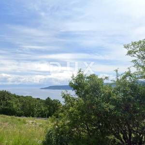 ISTRA, BRSEČ - Građevinsko zemljište s nesmetanim panoramskim pogledom na more