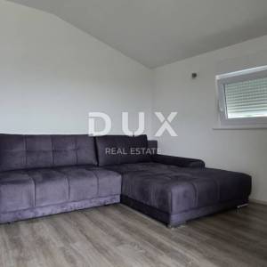 ISTRA, BRTONIGLA - Prostran stan s balkonom i vlastitim parkingom