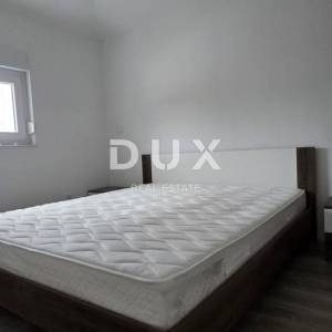 ISTRA, BRTONIGLA - Prostran stan s balkonom i vlastitim parkingom