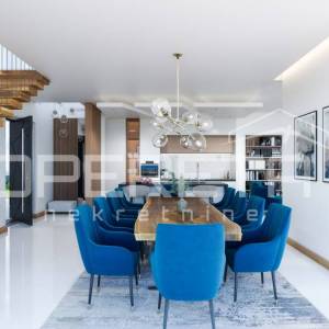 Istra, Kaštelir-urbana vila s pogledom na more
