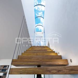 Istra, Kaštelir-urbana vila s pogledom na more
