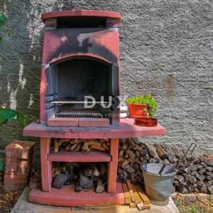 ISTRA, KRNICA - Šarmantna kuća s bazenom u mirnom okruženju