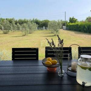 Istra, Marčana - okolica, samostojeća kuća s velikom okućnicom