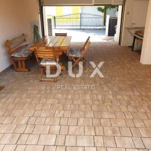 ISTRA, MEDULIN - Prizemnica s parkingom i dvorištem 120 m od plaže