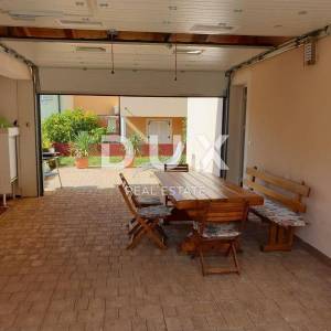 ISTRA, MEDULIN - Prizemnica s parkingom i dvorištem 120 m od plaže