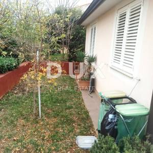 ISTRA, MEDULIN - Prizemnica s parkingom i dvorištem 120 m od plaže