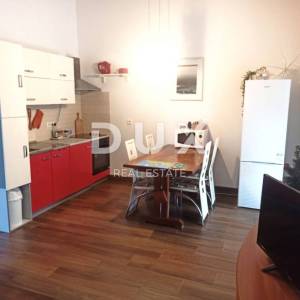 ISTRA, MEDULIN - Prizemnica s parkingom i dvorištem 120 m od plaže