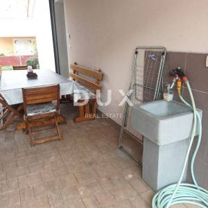 ISTRA, MEDULIN - Prizemnica s parkingom i dvorištem 120 m od plaže