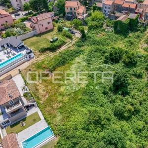 Istra, Momjan – građevinsko zemljište s ruševinama