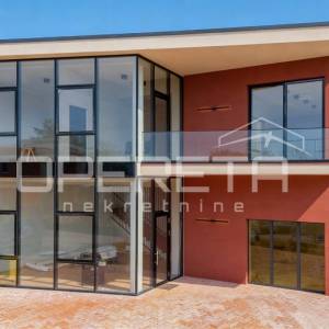 Istra, okolica Poreča – poslovna zgrada