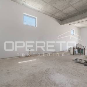 Istra, okolica Poreča – poslovna zgrada