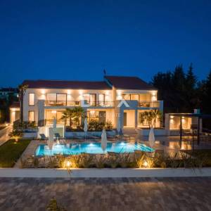 ISTRA, POREČ – Ekskluzivna vila, tri stambene jedinice, luksuz uz more