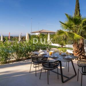 ISTRA, POREČ – Ekskluzivna vila, tri stambene jedinice, luksuz uz more
