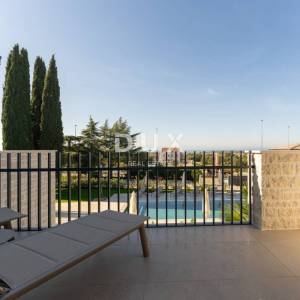 ISTRA, POREČ – Ekskluzivna vila, tri stambene jedinice, luksuz uz more