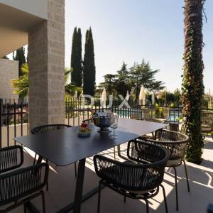 ISTRA, POREČ – Ekskluzivna vila, tri stambene jedinice, luksuz uz more