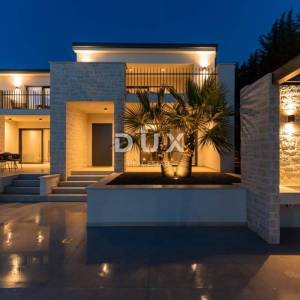 ISTRA, POREČ – Ekskluzivna vila, tri stambene jedinice, luksuz uz more
