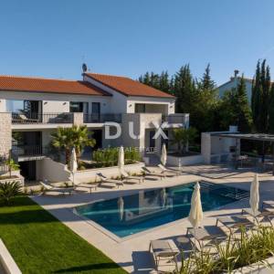 ISTRA, POREČ – Ekskluzivna vila, tri stambene jedinice, luksuz uz more