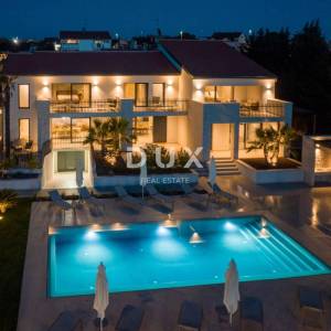 ISTRA, POREČ – Ekskluzivna vila, tri stambene jedinice, luksuz uz more