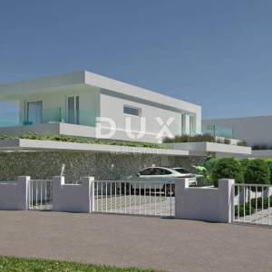 ISTRA, POREČ - Luksuzna moderna vila s bazenom i garažom ispred zelene površine
