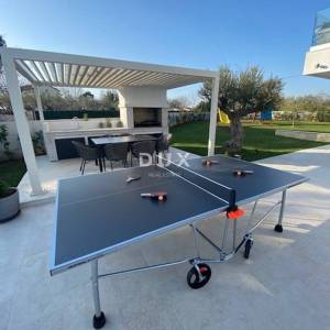 ISTRA, POREČ - Moderna istarska vila s grijanim bazenom, 201m2