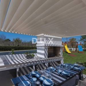 ISTRA, POREČ - Moderna istarska vila s grijanim bazenom, 201m2