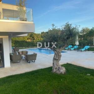 ISTRA, POREČ - Moderna istarska vila s grijanim bazenom, 201m2