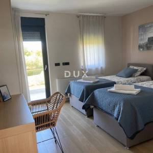 ISTRA, POREČ - Moderna istarska vila s grijanim bazenom, 201m2