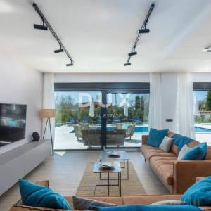 ISTRA, POREČ - Moderna istarska vila s grijanim bazenom, 201m2