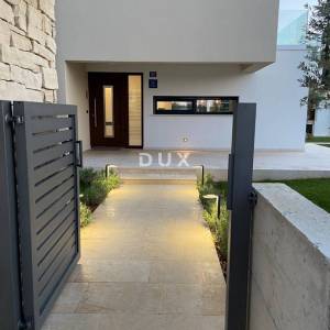 ISTRA, POREČ - Moderna istarska vila s grijanim bazenom, 201m2