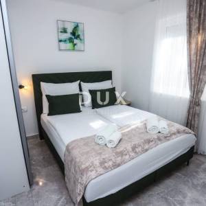 ISTRA, POREČ - Prekrasna kuća s vrtom i bazenom