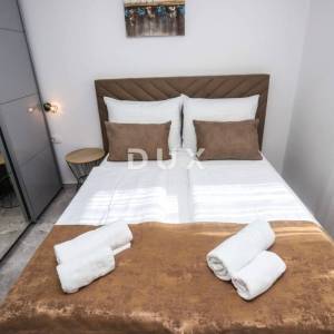 ISTRA, POREČ - Prekrasna kuća s vrtom i bazenom